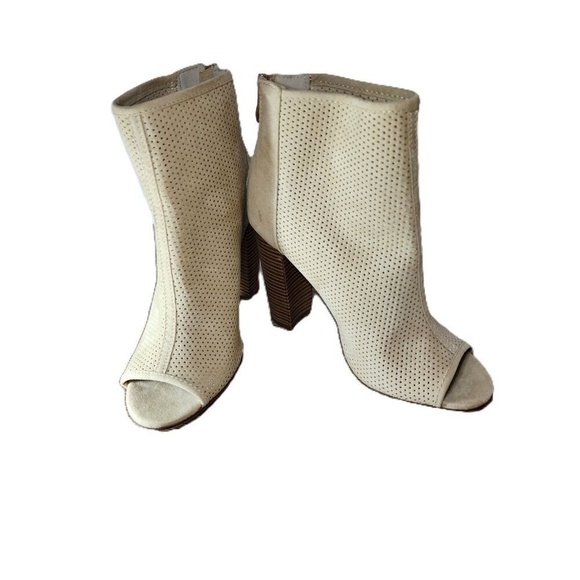 JustFab Mosha Natural Peep Toe Boot Size 6M - Picture 3 of 10